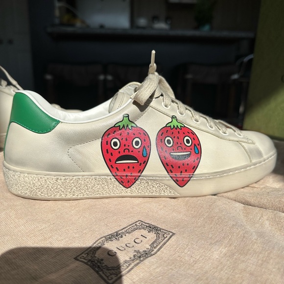 Gucci x Pablo Delcielo Off-White Strawberry Ace Sneakers - Picture 12 of 16